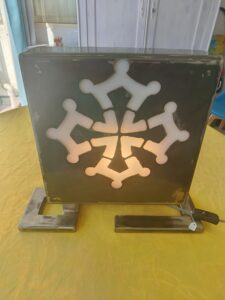 Lampe croix occitane avec le pied démontable pouvant servir en applique140 euros